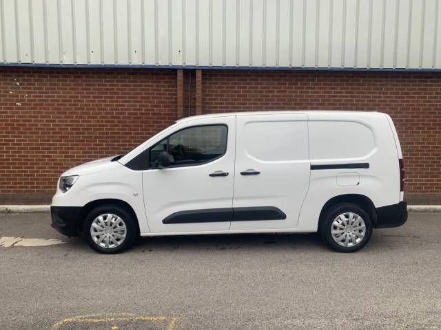 2021 Vauxhall Combo 2300 1.5 Turbo D 100ps H1 Dynamic Van
