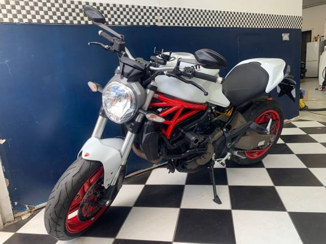 Ducati Monster Monster 821 (15MY) Petrol White