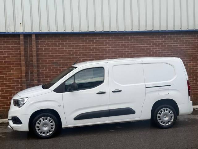 2020 Vauxhall Combo 2300 1.5 Turbo D L2 H1 Sportive Van ** NO VAT **