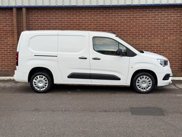 2020 Vauxhall Combo 2300 1.5 Turbo D L2 H1 Sportive Van ** NO VAT **